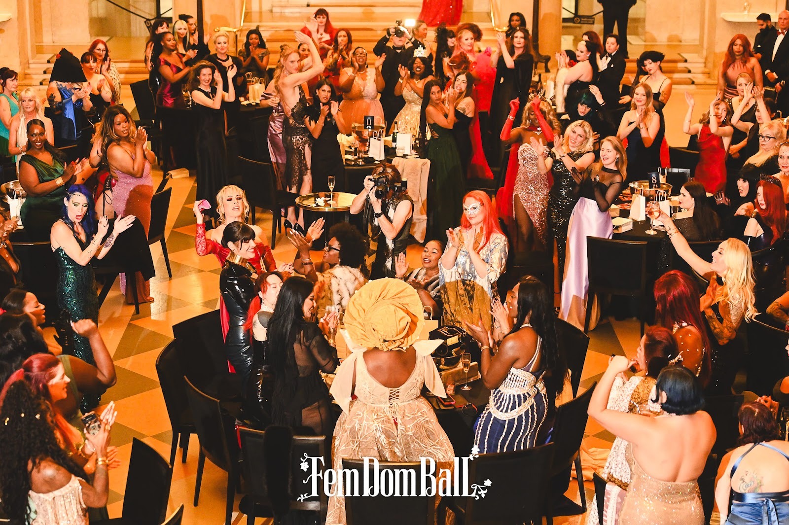 Chyrpe, Dating-App, Femdom, Femdomball, Event